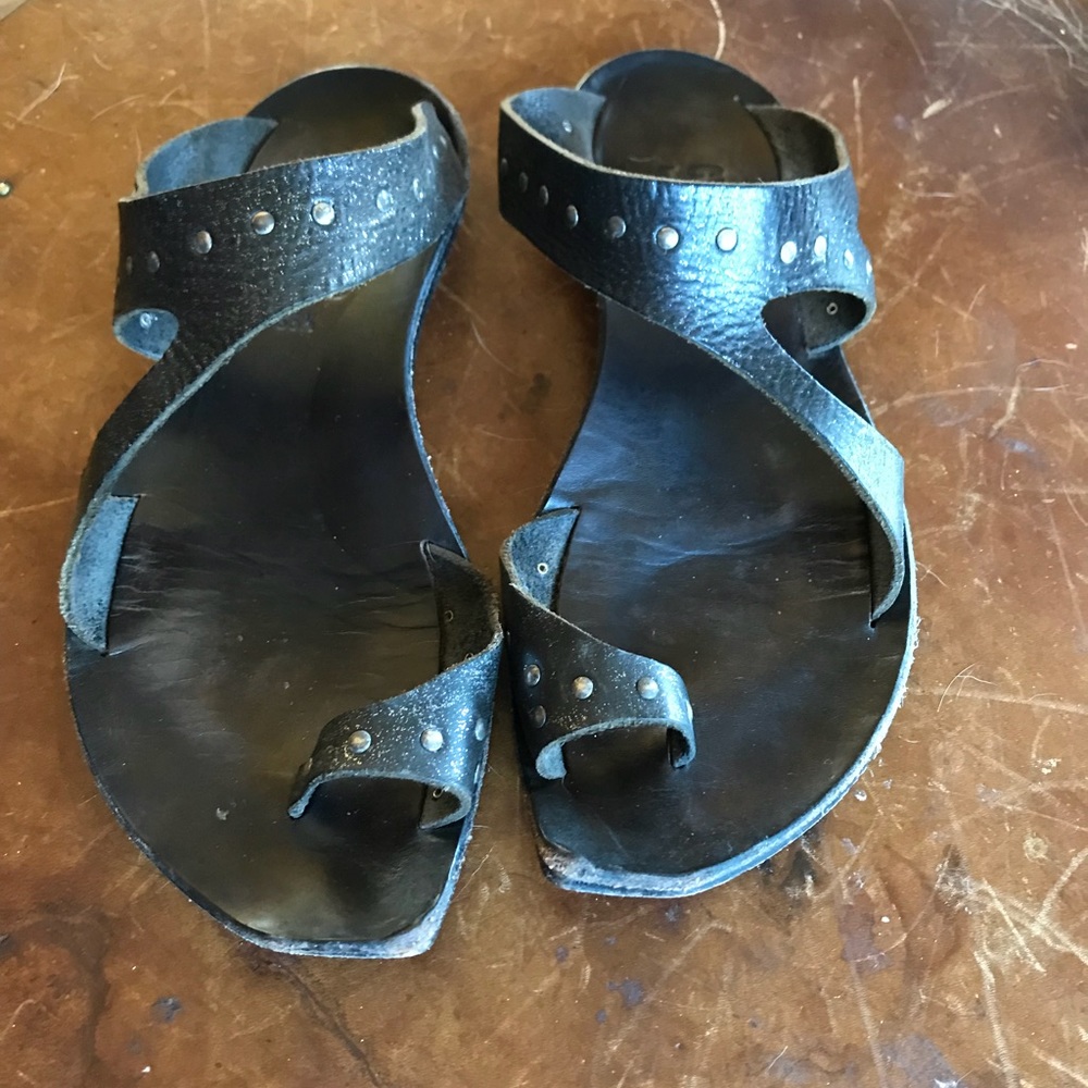 Cydwoq Black Sparkly Studs Thong 36.5